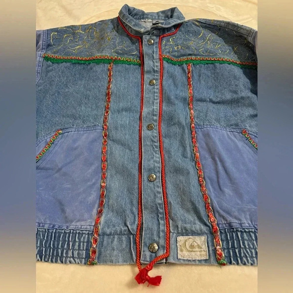 VTG Quiksilver Distressed Ugly Christmas Denim Jacket Tacky Kitsch Unique Fun - Picture 4 of 16